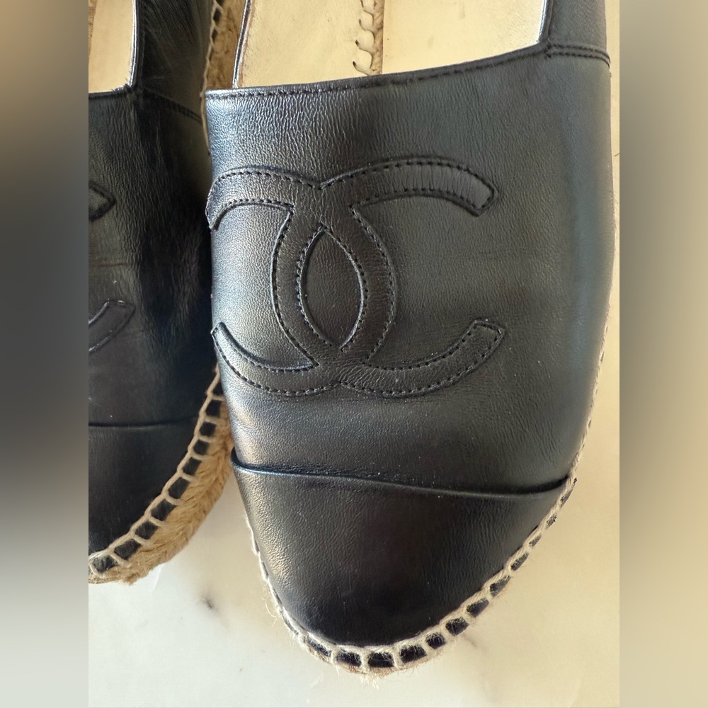 Authentic CHANEL Black Leather Espadrilles with CC Logo - Picture 3 of 9